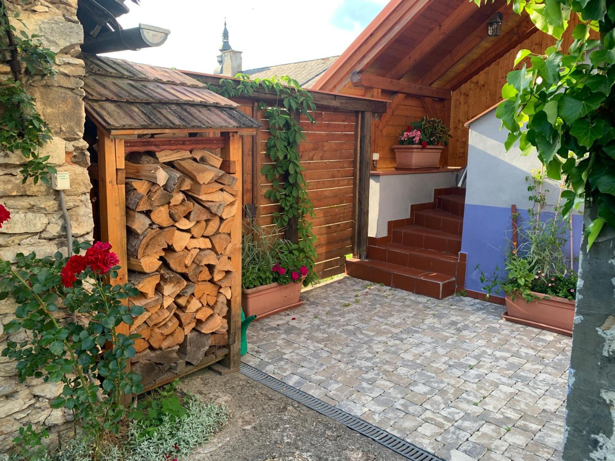 Villa Lypche Bešeňová Buitenkant foto
