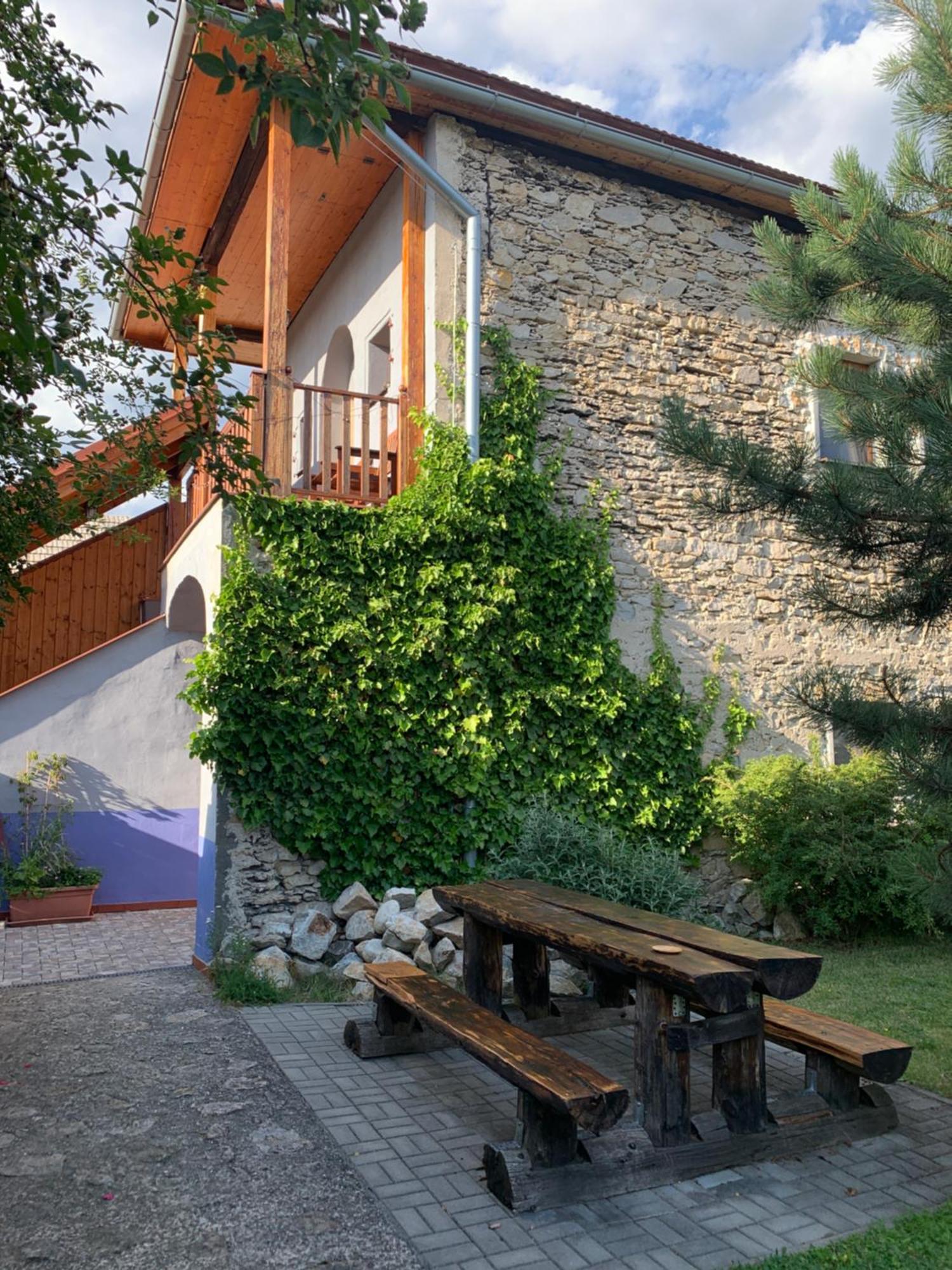 Villa Lypche Bešeňová Buitenkant foto