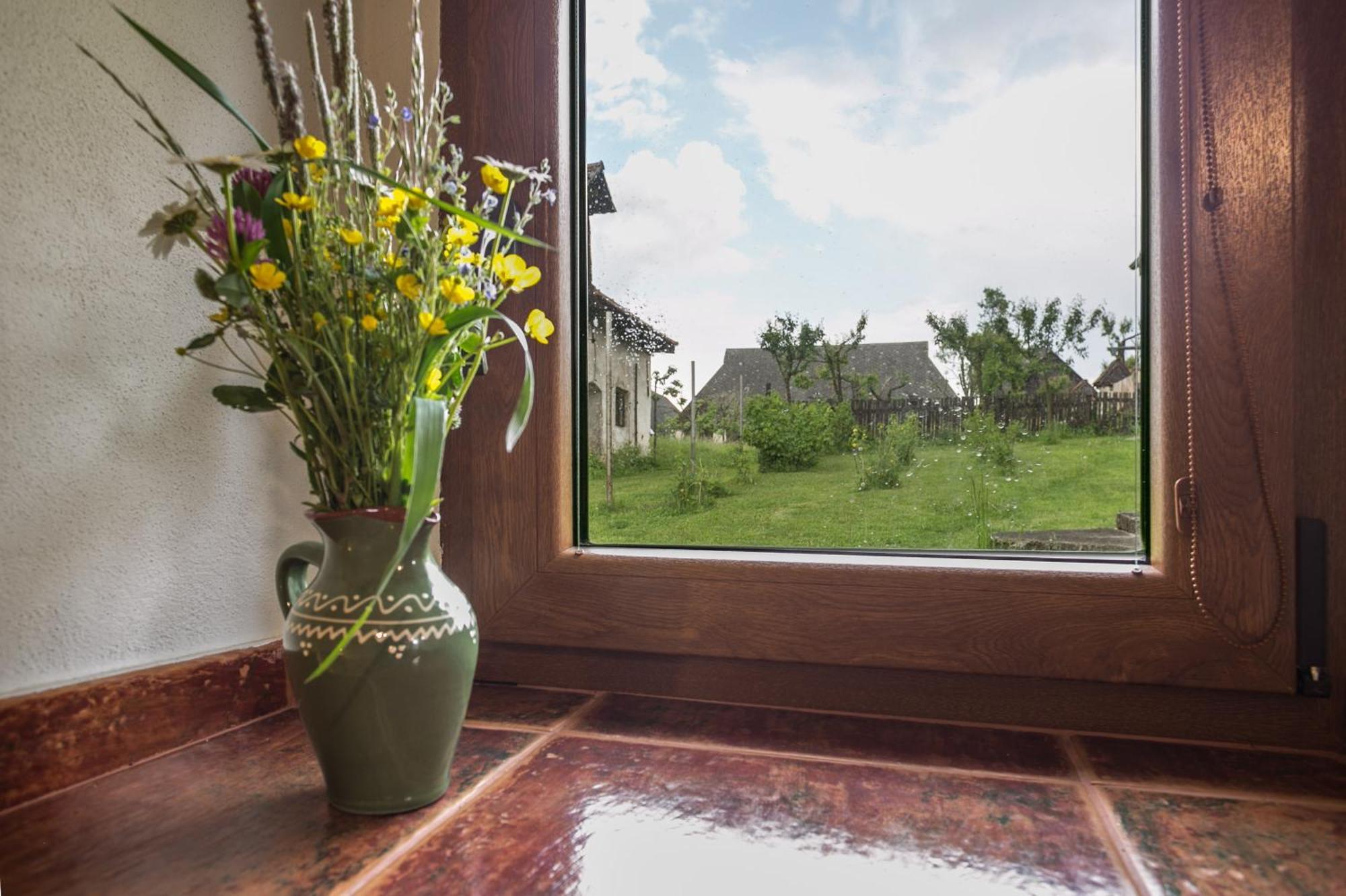 Villa Lypche Bešeňová Buitenkant foto