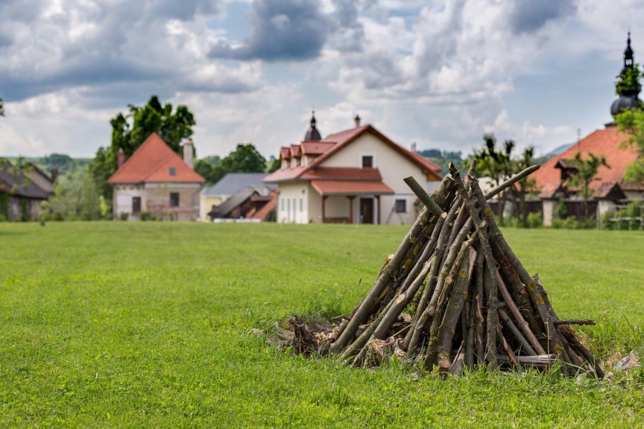 Villa Lypche Bešeňová Buitenkant foto