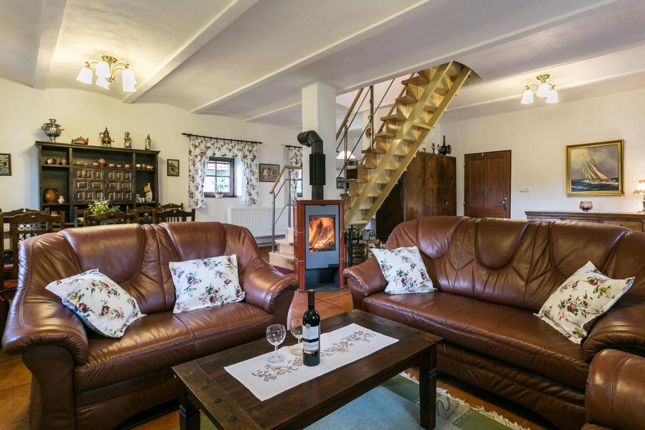 Villa Lypche Bešeňová Buitenkant foto